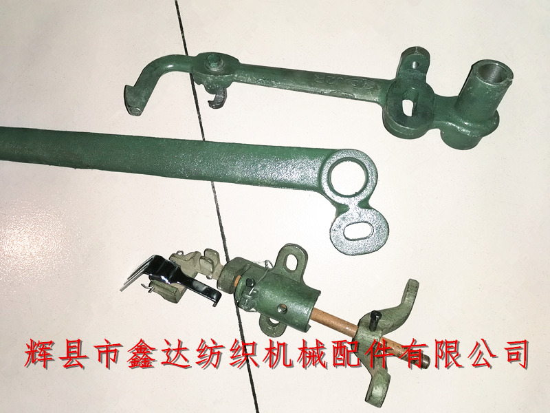 Guide device for changing shuttle of textile accessories