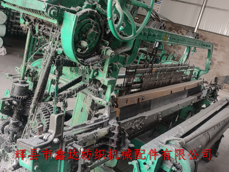 H212毛织机设备正面图